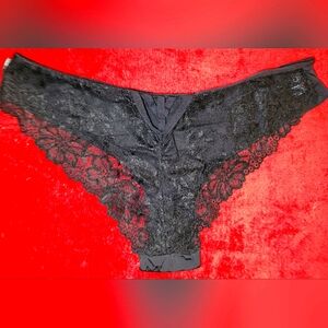 XOXO Black Lace Thong Panty, size M Like New